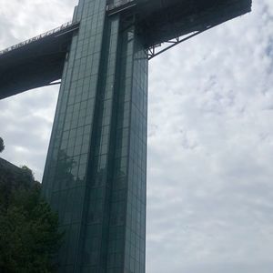 Meet your Posher, Ploy